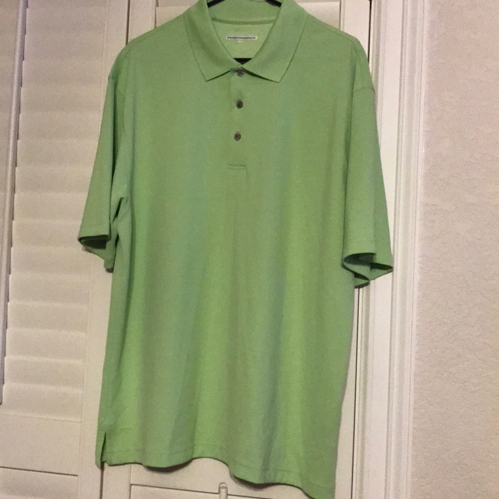 Roundtree & Yorke short sleeve button up top